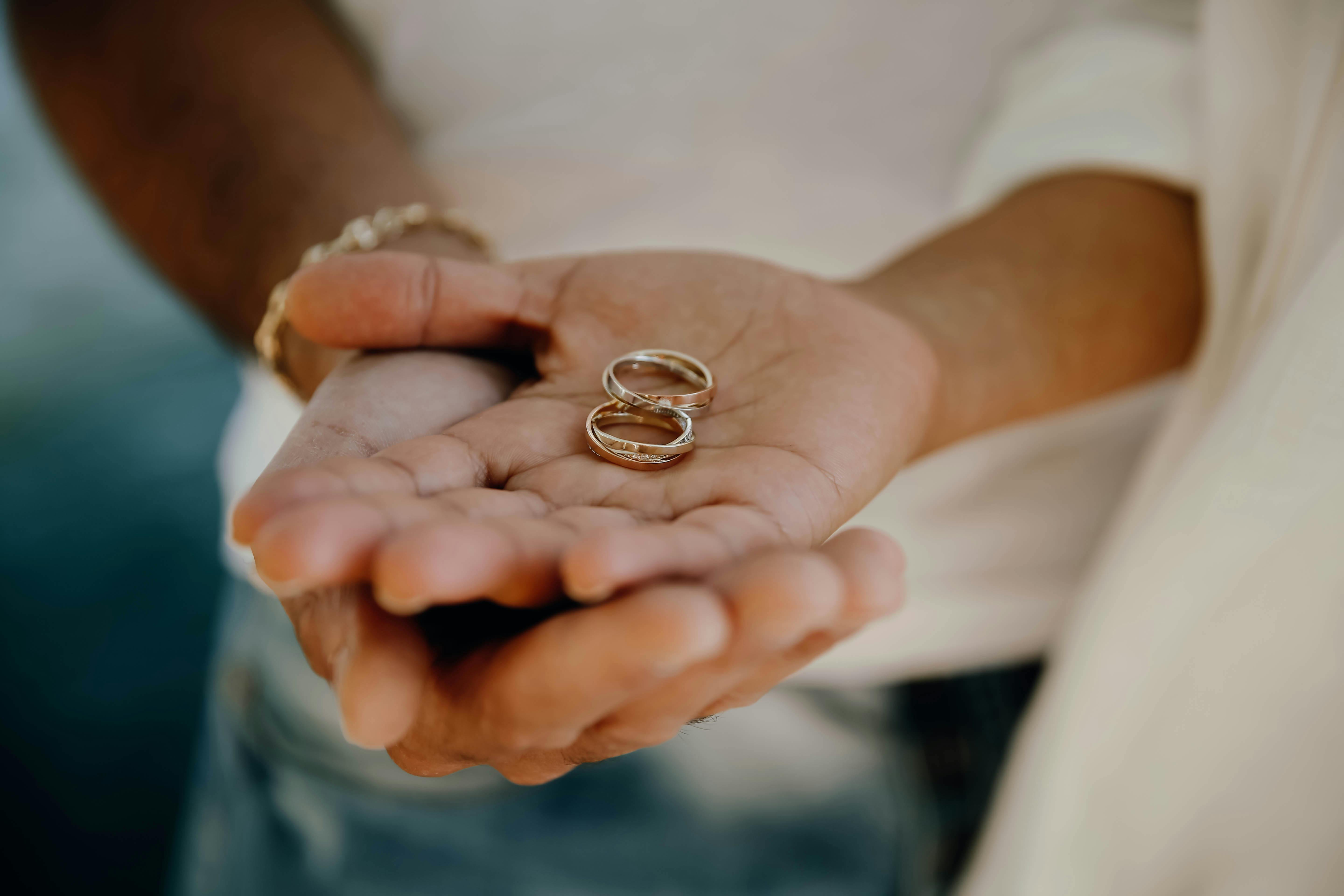 Premium engagement rings for Timeless Romance