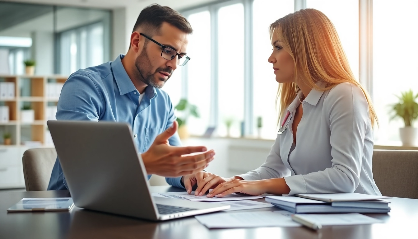 카드 한도 현금화 옵션을 논의하는 전문 금융 상담사의 이미지